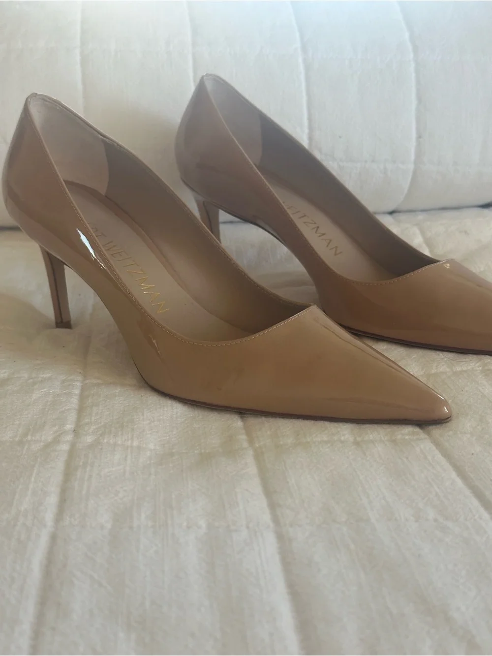 Stuart Weitzman Nude Patent Leather Pointed Toe Pumps – Size 8B